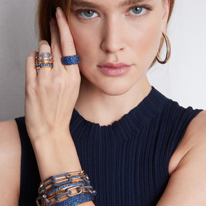 SAXON 18K GOLD AND BLUE SAPPHIRE BAR FLAT CHAIN LINK RING