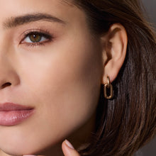 MORRELL 18K GOLD DROP HUGGIE EARRINGS