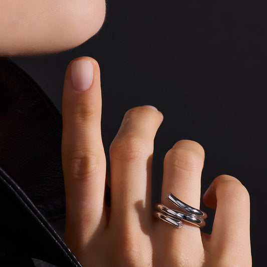 THOBY 18K AND DIAMOND SPIRAL RING