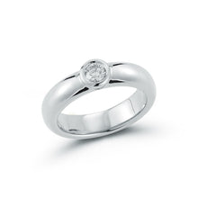WF CLASSIC 18K SINGLE BEZEL SET DIAMOND RING