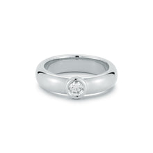 WF CLASSIC 18K SINGLE BEZEL SET DIAMOND RING