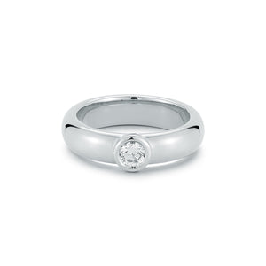 WF CLASSIC 18K SINGLE BEZEL SET DIAMOND RING