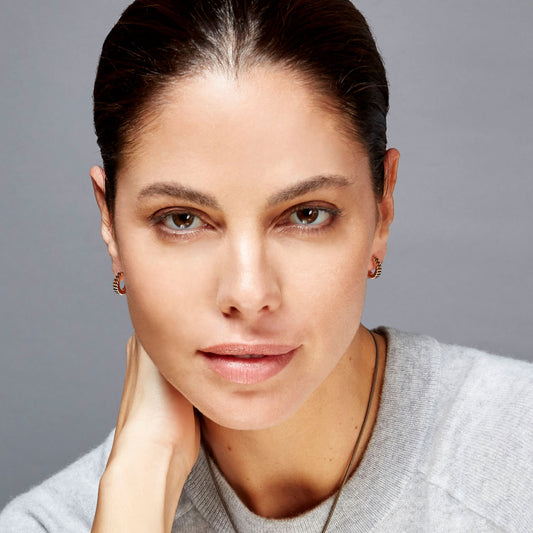 CLIVE 18K FLUTED HUGGIE EARRING