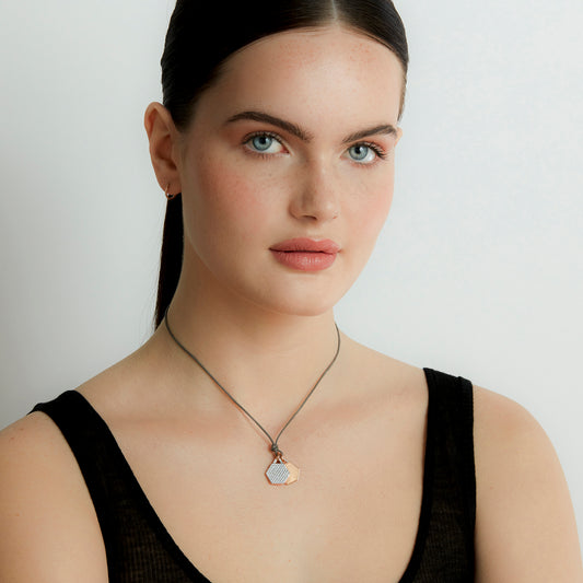 DORA 18K GOLD AND DIAMOND SMALL HEXAGON CHARM